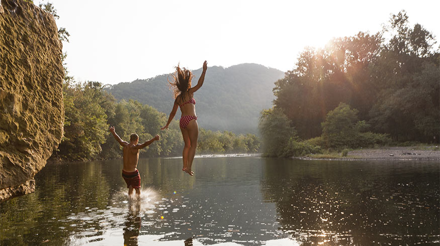 -Jump-Swim-Rock-Lake