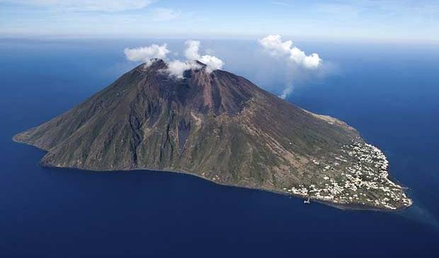 mount stromboli volcano