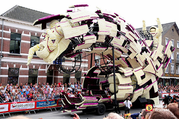 flower-sculptures-bloemencorso-netherlands-18