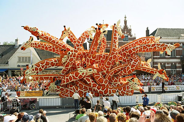 flower-sculptures-bloemencorso-netherlands-24